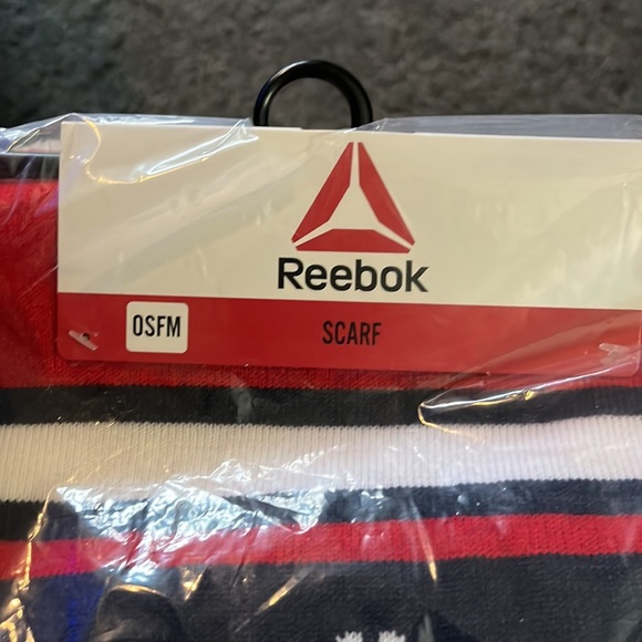 Reebok scarf. Brand new with tags. Unopened - Picture 2 of 2